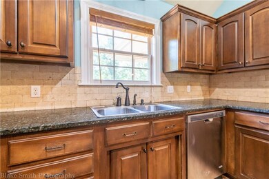 9 Linfield Ln, Bella Vista, AR 72715 - photo 4