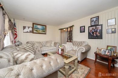 1 Ovington Ave, Edison, NJ 08817 - photo 4