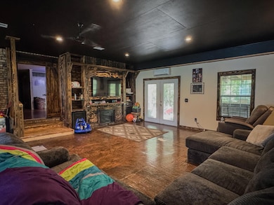 514 Paulding Rd, Ellisville, MS 39437 - photo 4