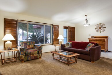 2612 S. Los Altos 007