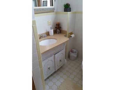 23 Ashton St, Everett, MA 02149 - photo 4