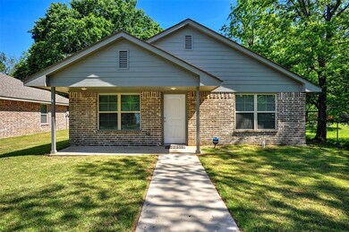 1025 W Ford St, Denison, TX 75020 - photo 3