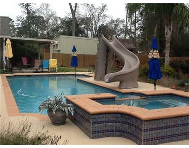 Swimming Pool/Hot Tub/Sauna.