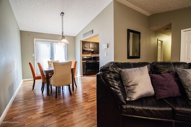 8416 Cloverport Dr, Louisville, KY 40228 - photo 4