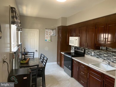 1037 Douglass St, Reading, PA 19604 - photo 6