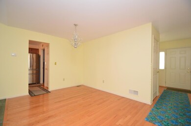 307 Refuge Dr W, Drums, PA 18222 - photo 2