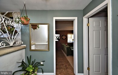 24 Kirby Dr, Morrisville, PA 19067 - photo 4