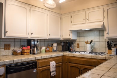 1625 S Lydia Dr, Tulare, CA 93274 - photo 7