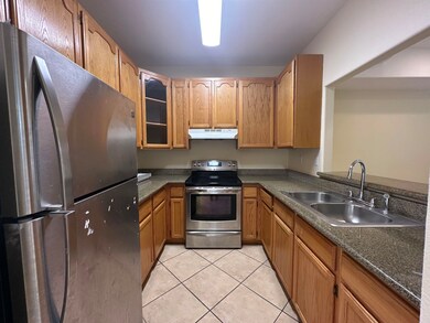 1000 Ranchway Dr unit 63, Laredo, TX 78045 - photo 4