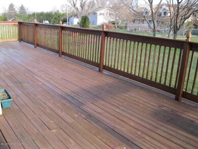 113 E Pheasant Dr, Kingston, PA 18704 - photo 3