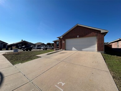 5752 Talons Crest Cir, Fort Worth, TX 76179 - photo 2