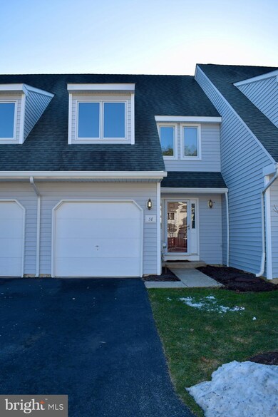 38 E Jonathan Ct, Kennett Square, PA 19348 - photo 2