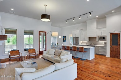 10-216 Reservoir Way