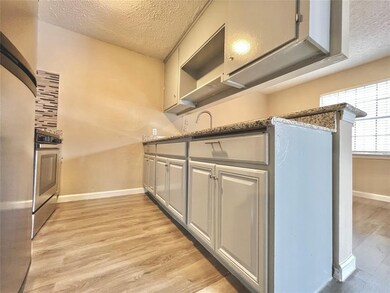 4503 Werner St unit 27, Houston, TX 77022 - photo 4