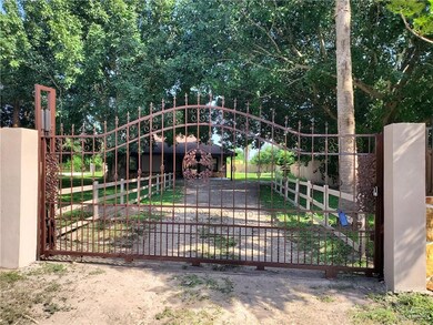 513 Grove Cir, Weslaco, TX 78596 - photo 3