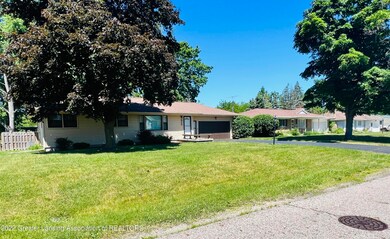 829 E Thomas L Pkwy, Lansing, MI 48917 - photo 3