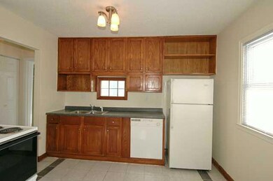 1011 69th St, Windsor Heights, IA 50324 - photo 4