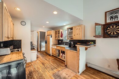 160 Riverside Ct 4 - MLS Sized - 012 - 1