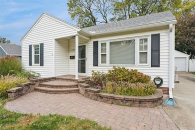 3905 Clinton Ave, Des Moines, IA 50310 - photo 3