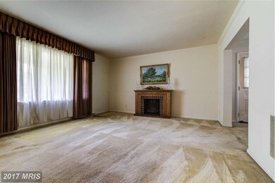 7319 Longbranch Dr, New Carrollton, MD 20784 - photo 4