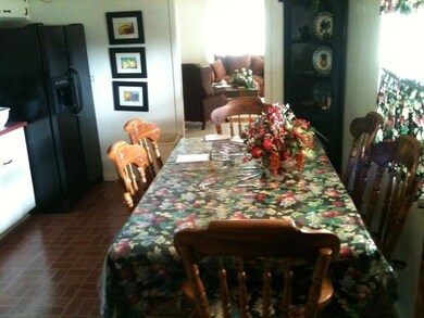 772 E Henderson Ave, Porterville, CA 93257 - photo 4