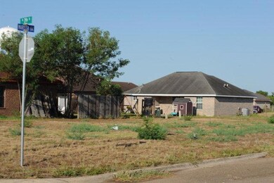 839 N 7 1 2 St, Alamo, TX 78516 - photo 4