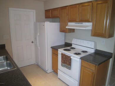 8220 Newton Rd, Jacksonville, FL 32216 - photo 4