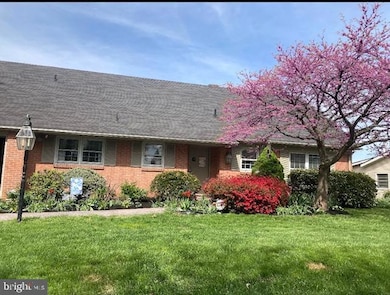 13528 Donnybrook Dr, Hagerstown, MD 21742 - photo 2