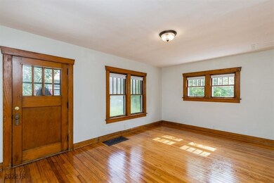 427 N 8th Ave E, Newton, IA 50208 - photo 5