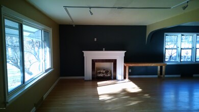 Living room Gas Fireplace