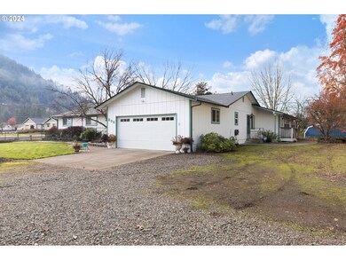 200 Shady Dr, Roseburg, OR 97471 - photo 2