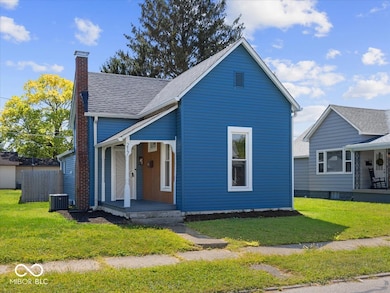 217 Howard St, Shelbyville, IN 46176 - photo 2