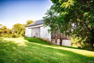 2791 Mountain View Dr, Bath, PA 18014 - photo 4