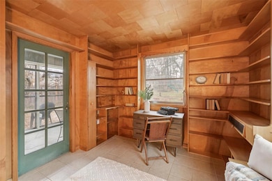 317 SW 42nd St, Des Moines, IA 50312 - photo 6