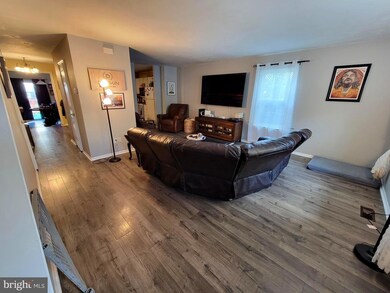 602 Greentree Ln, Norristown, PA 19403 - photo 7