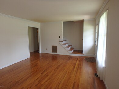 908 Daniel Dr, Jacksonville, NC 28540 - photo 3