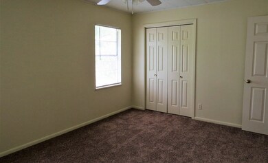 610 W Travis St, Fredericksburg, TX 78624 - photo 7