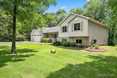 110 Kendra Ct, Lowell, MI 49331 - photo 4