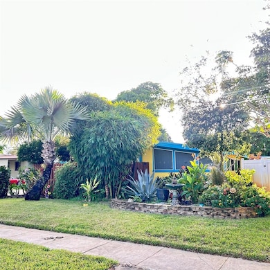 881 SW 49th Terrace, Plantation, FL 33317 - photo 2