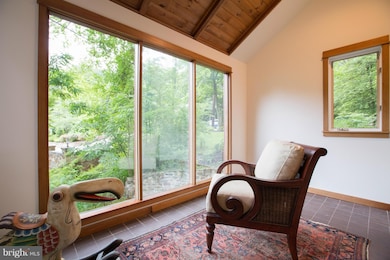 6523 Persimmon Tree Rd, Cabin John, MD 20818 - photo 6