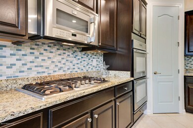 5 BURNER GAS STOVE, MICROWAVE & DBL OVEN