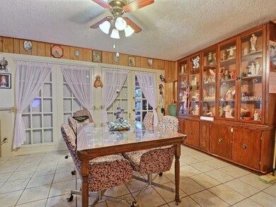 DINING/Café opening to outdoor entertaining deck