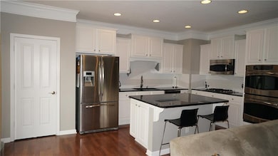 1022 Bard Ln, Carmel, IN 46032 - photo 2