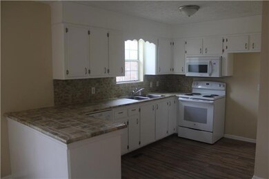 675 Gilley Cir, Manchester, TN 37355 - photo 2