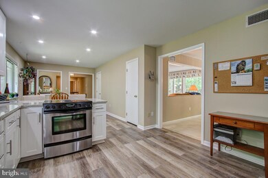 23200 Wilderness Walk Ct, Gaithersburg, MD 20882 - photo 6