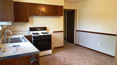 Another picture of the large kitchen