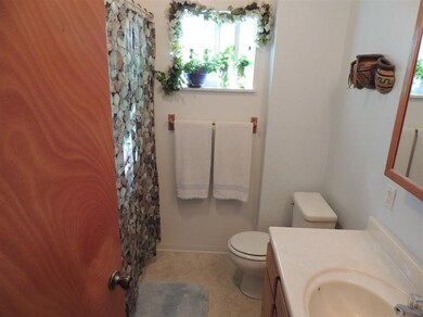 852 Lawnsdale Rd, Medford, OR 97504 - photo 6