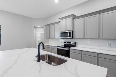 13468 Lake Gallagher Dr, Dover, FL 33527 - photo 4