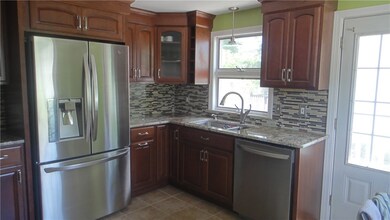 72 Benedict St, Riverside, RI 02915 - photo 4