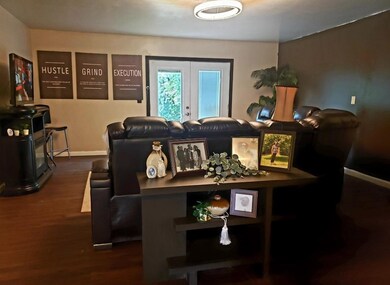 5447 Mendel Berger Dr, Flint, MI 48505 - photo 3